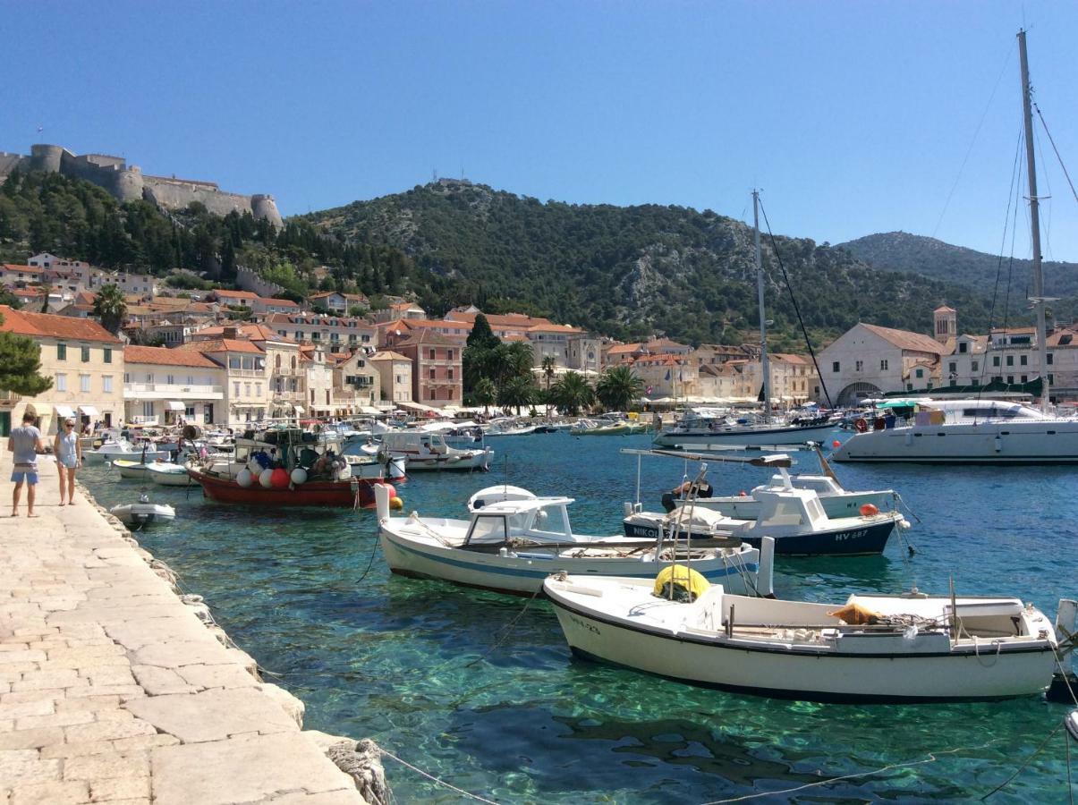 Villa Hosta Apartments Hvar Town Exteriör bild